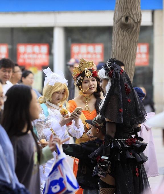 山西孝义回应，严禁学生玩Cosplay，展现学习与变化的自信力量