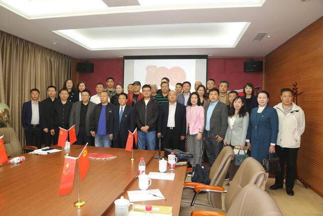 台湾男同志，学习变化的力量与自信的旅程新探