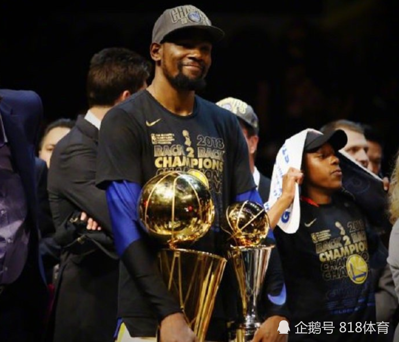 新澳精准数据免费分享平台，深入解析现象探讨_NBA5.78.68整合版