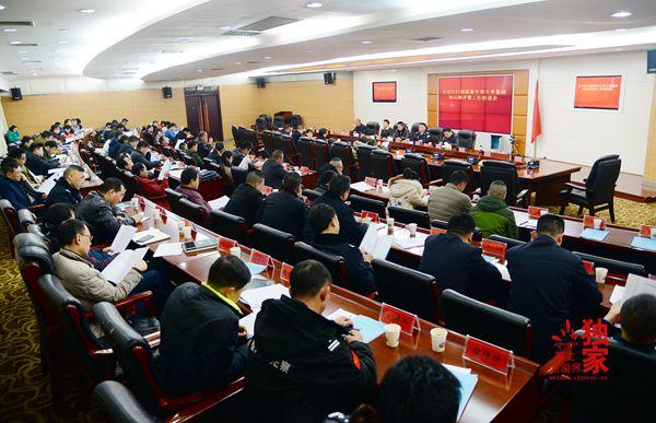 恶之花最新拍摄花絮，变化、学习与自信的力量展现
