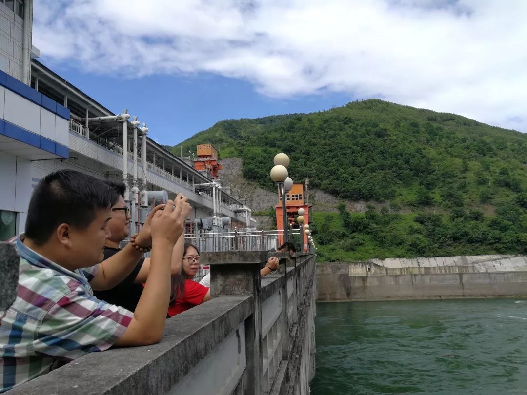 水电站行情，一场自然美景的探索之旅