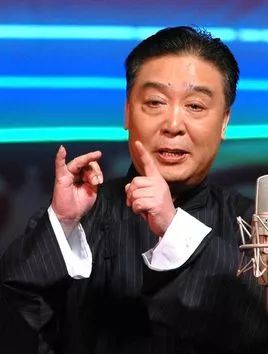 天津相声大师笑谈人生，励志前行之路