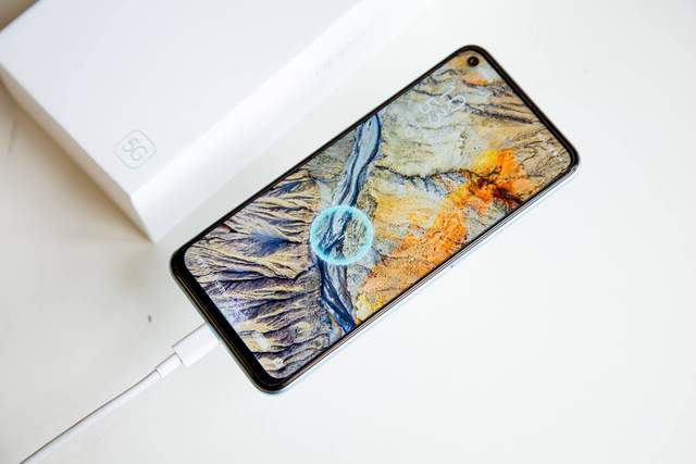 OPPO最新款手机，自然美景的探索之旅启程