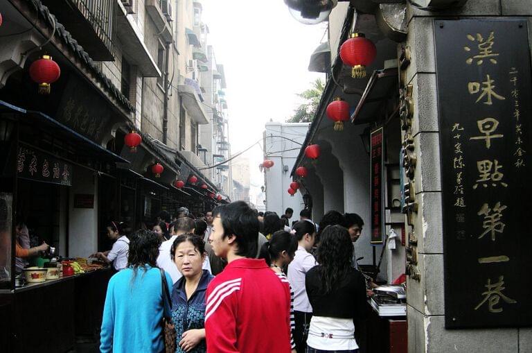 武汉头条新闻更新，小巷深处的独特风味揭秘