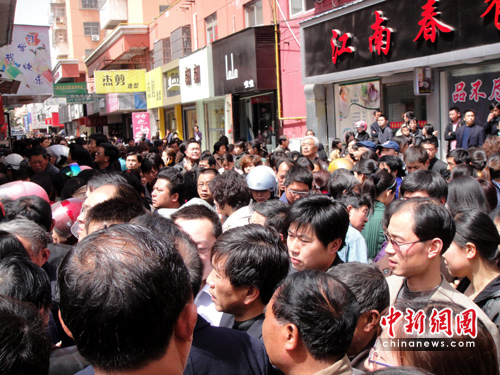 最新砍人事件引发社会关注，违法犯罪问题成焦点