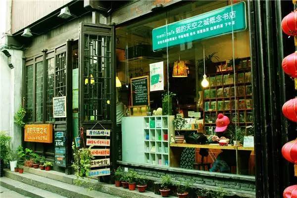钱林上市，探索小巷特色小店的非凡魅力
