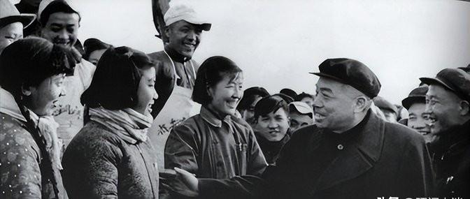 北戴河拆违建最新动态，老友温情见证城市变迁记